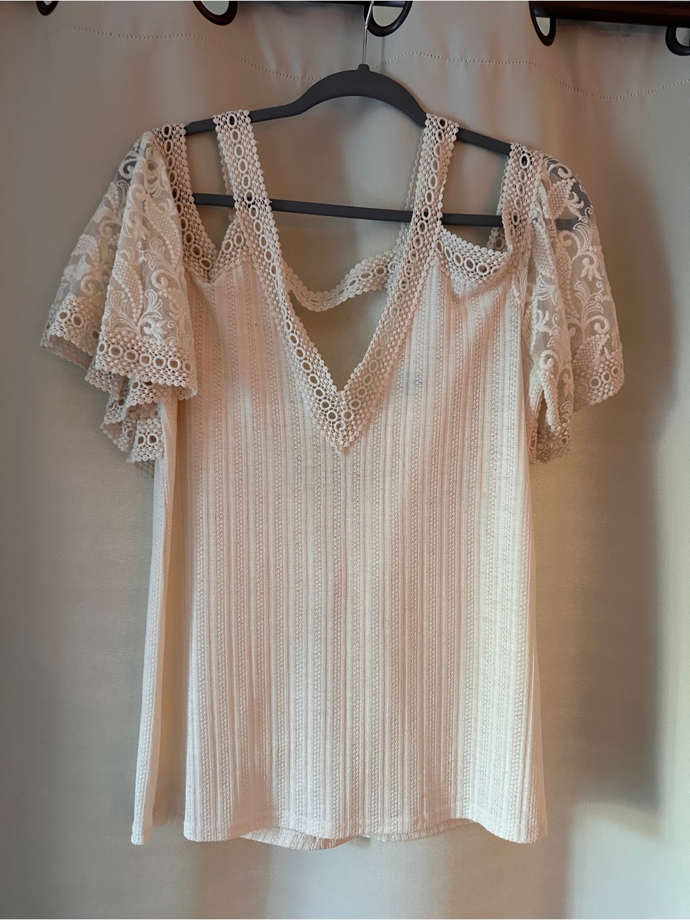 gimmicks by BKE Cream Lace-Trim V-Neck Short Sleeve Top